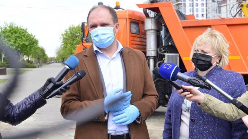 PR pe timp de pandemie în Chișinău și milioane, alocate fără licitație, pentru o firmă „de-a casei”